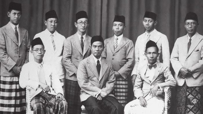 Lahirnya organisasi pergerakan nasional dipengaruhi tekanan kolonial, pendidikan modern, komunikasi melalui pers, dan kesadaran untuk bersatu. 